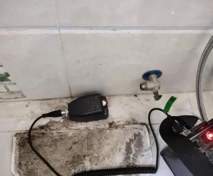 历下屋顶漏水维修公司分享下卫生间漏水的危害及解决方法